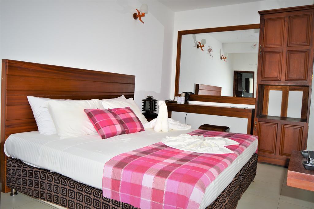Hotel Pinnalanda - New Deal! Half Off Airport Pickups Available Pinnawala  Zewnętrze zdjęcie